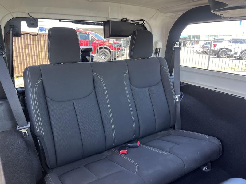 Used 2018 Jeep Wrangler JK SaharaImage 20