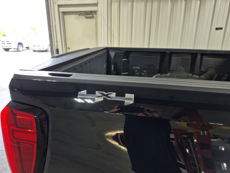 Used 2021 GMC Sierra 1500 ElevationImage 6