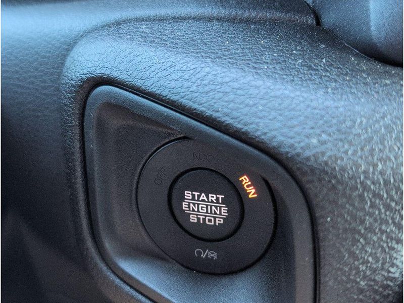 Used 2024 Jeep Wrangler WillysImage 18