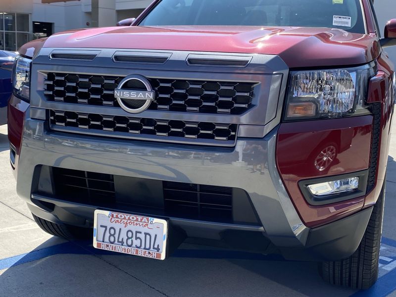 Used 2025 Nissan Frontier SVImage 7