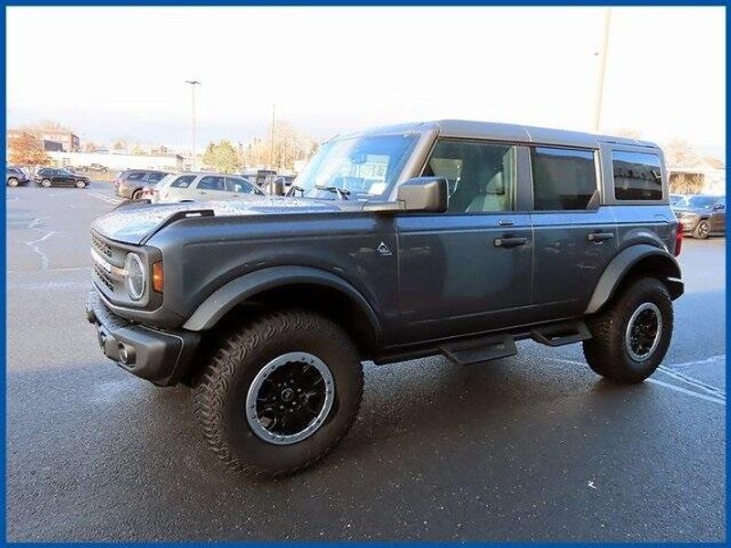 2023 Ford Bronco Outer BanksImage 1