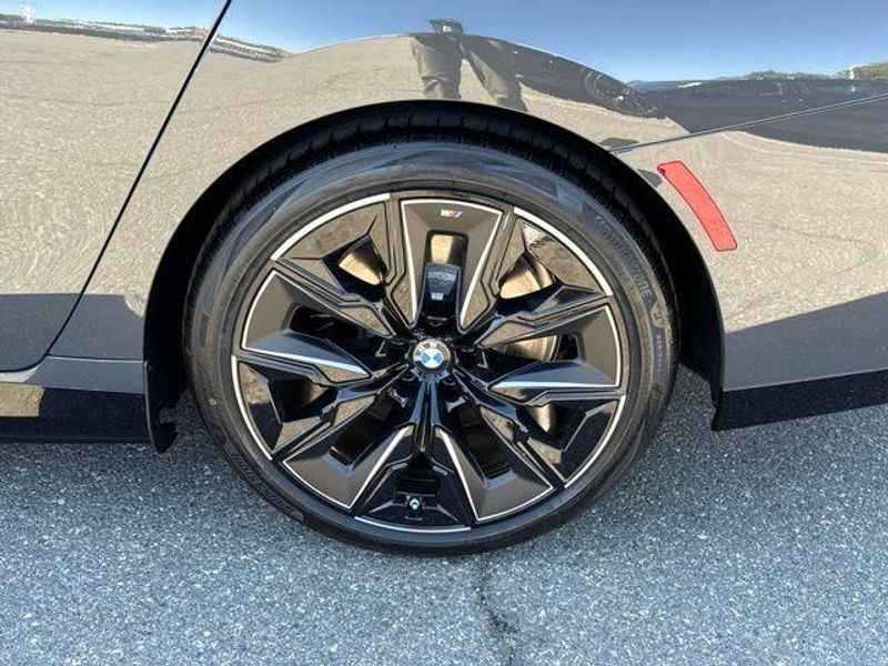 New 2026 BMW 7 Series 750e xDriveImage 14