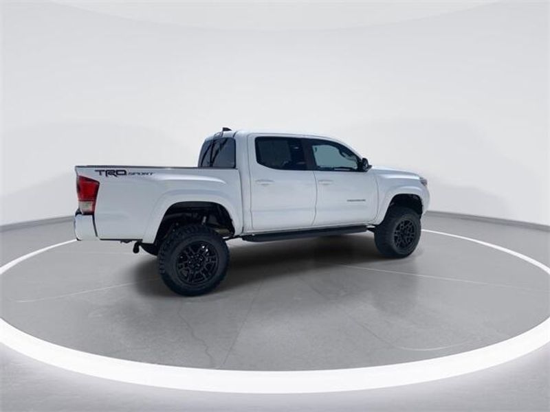 2017 Toyota Tacoma SR5Image 8