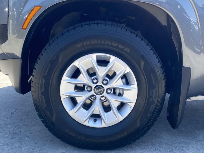 Used 2025 Nissan Frontier SImage 8
