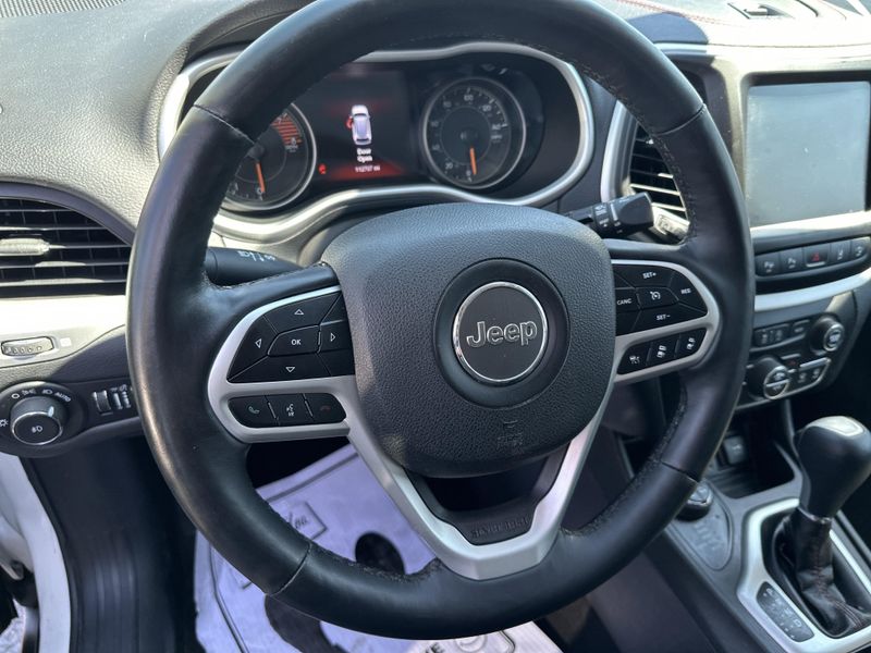 2018 Jeep Cherokee Trailhawk photo 21