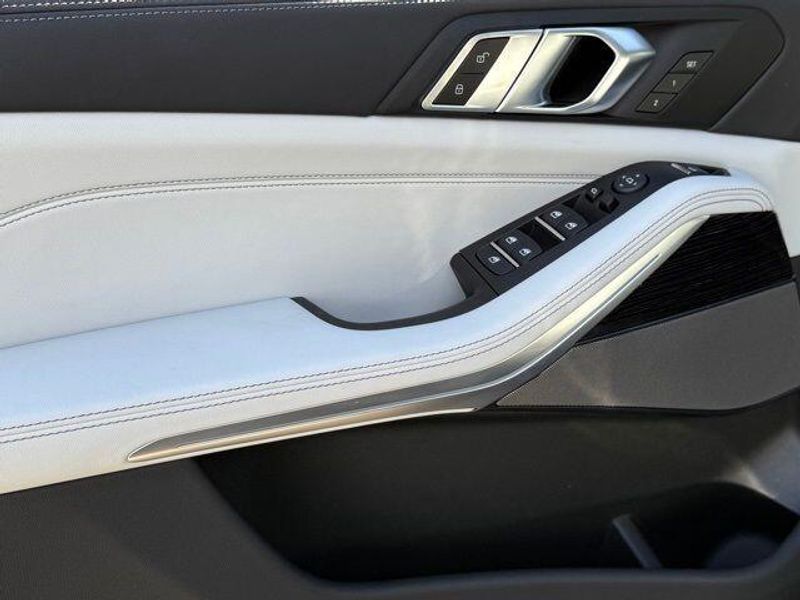 New 2026 BMW X5 sDrive40iImage 15