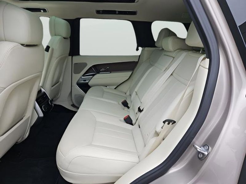 Used 2023 Land Rover Range Rover SE