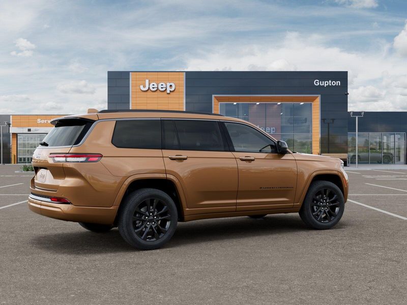 New 2026 Jeep Grand Cherokee L Limited Reserve 4x4Image 4