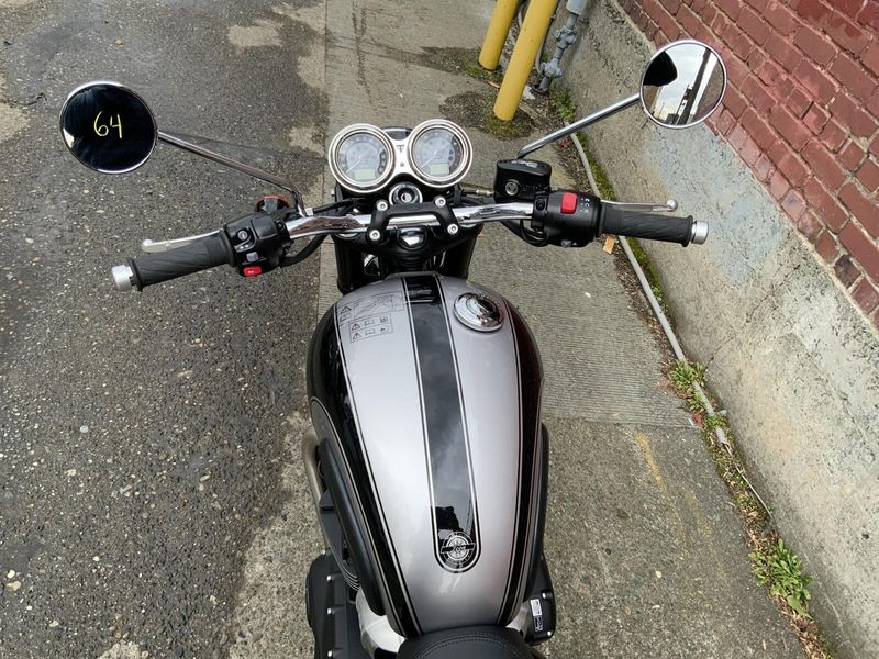 2025 Triumph BONNEVILLE T100 ICON