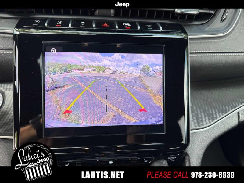 2023 Jeep Grand Cherokee Altitude photo 19