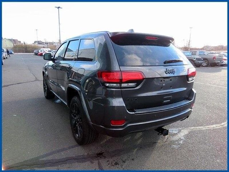 2017 Jeep Grand Cherokee AltitudeImage 5