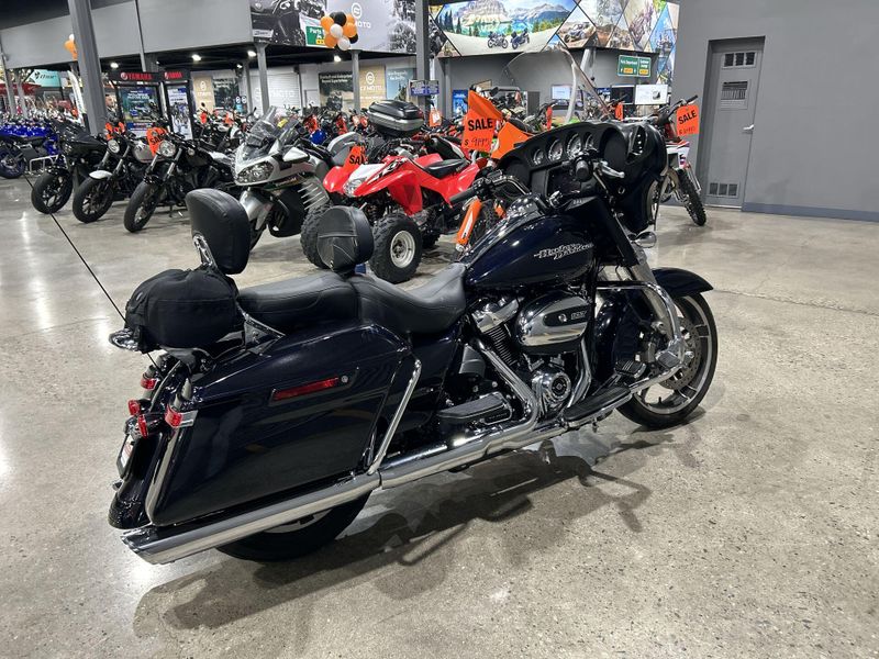 Used 2019 Harley-Davidson STREET GLIDE Image 15
