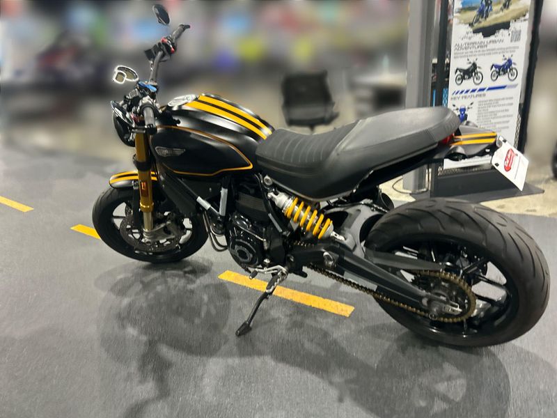Used 2018 Ducati SCRAMBLER 1100 Image 17