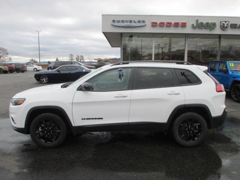 2023 Jeep Cherokee Altitude LuxImage 13