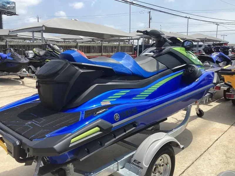 2024 Yamaha WAVERUNNER VX LIMITED HO AZURE BLUE AND ACID GREEN Image 11