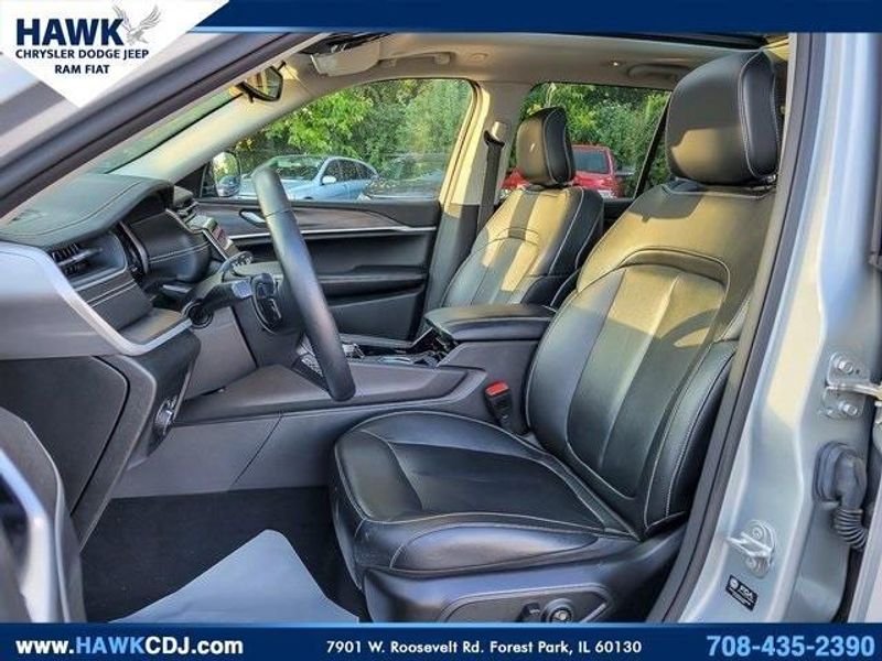 2022 Jeep Grand Cherokee Limited photo 4