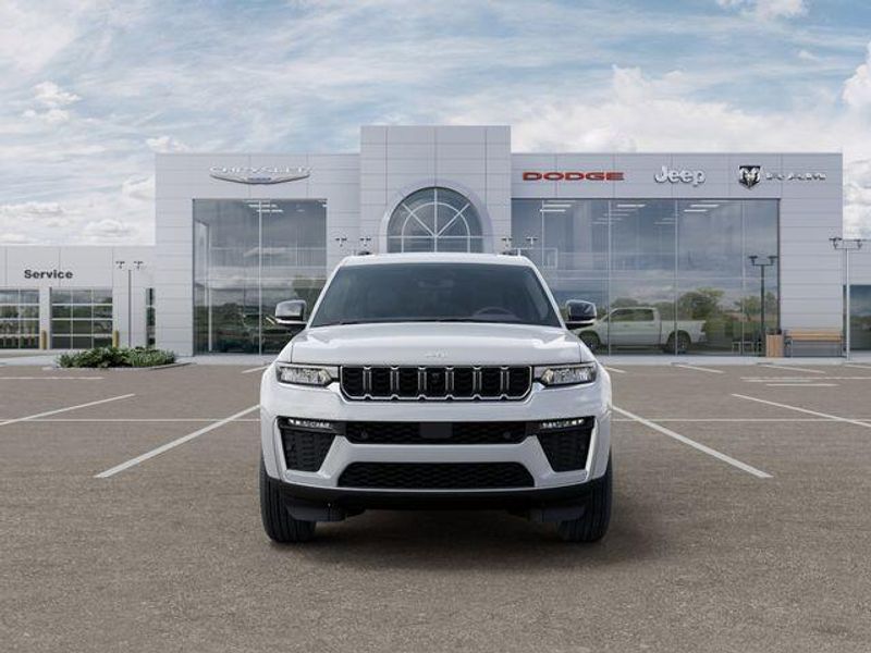 New 2026 Jeep Grand Cherokee L Limited 4x4Image 6