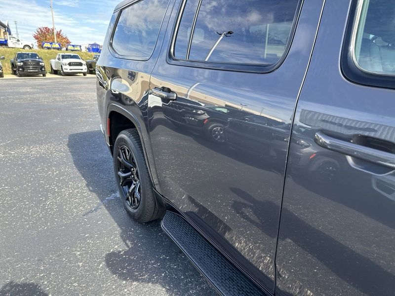 2023 Wagoneer L Carbide 4X4Image 5