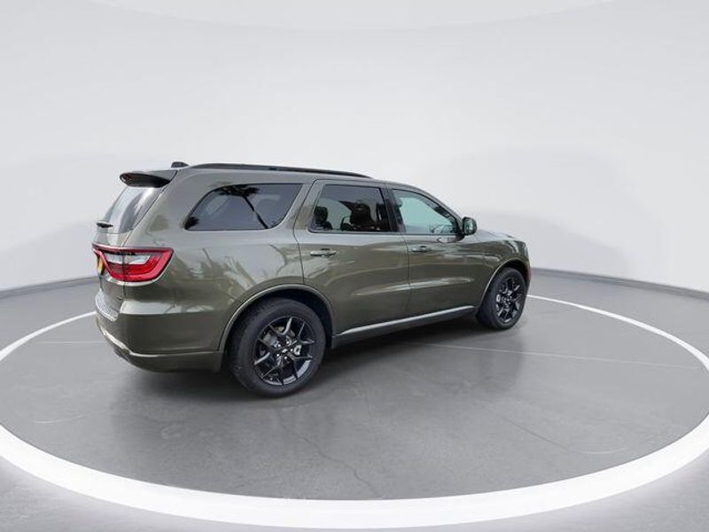 New 2026 Dodge Durango Gt Awd Hemi V8Image 8