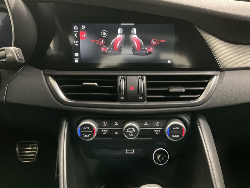 New 2026 Alfa Romeo Giulia AwdImage 14