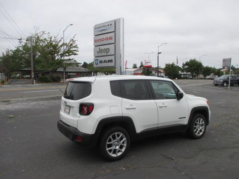 Used 2023 Jeep Renegade LatitudeImage 7
