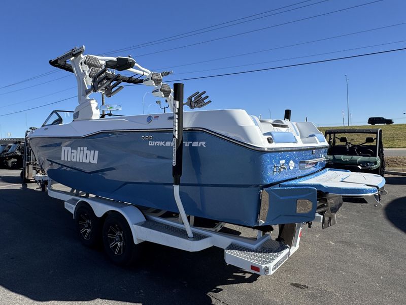 2025 MALIBU WAKESETTER 25 LSV Image 8