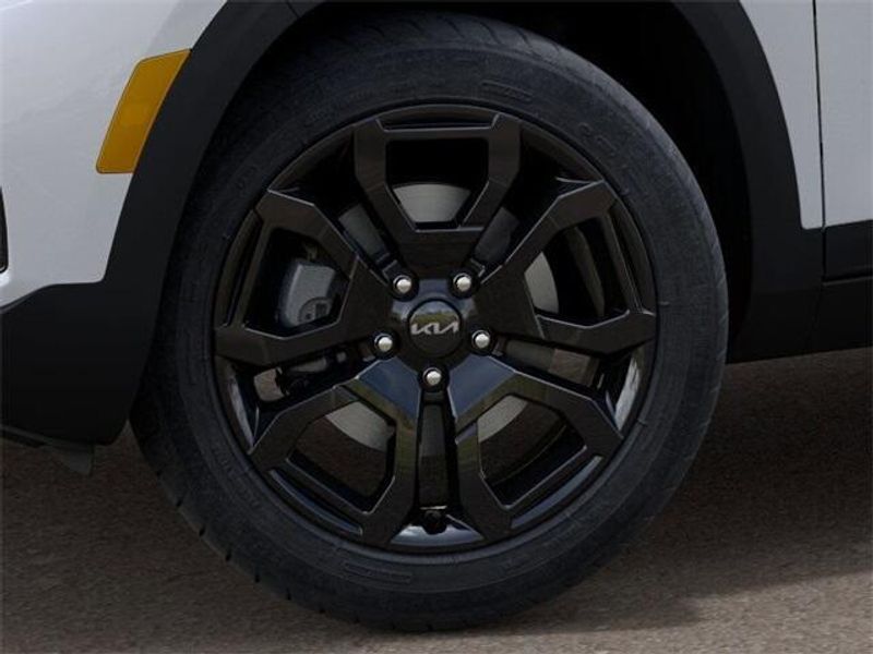 2025 Kia Seltos X-LineImage 9