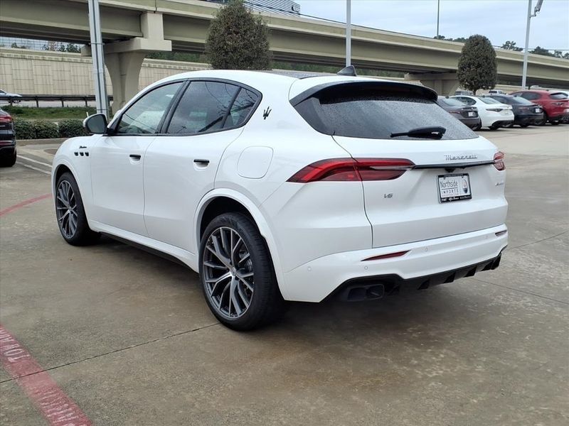 New 2026 Maserati Grecale ModenaImage 17