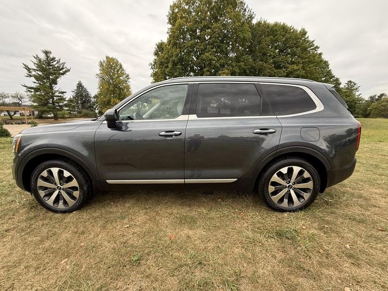 2020 Kia Telluride S photo 6