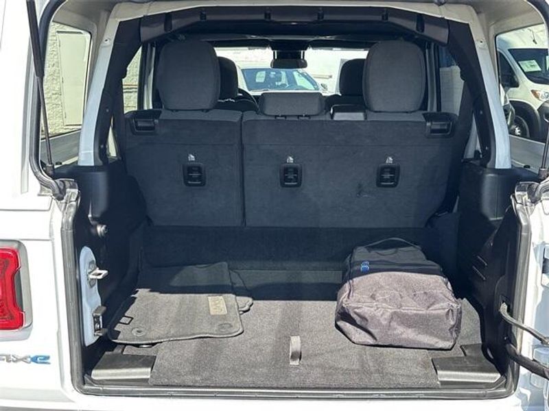 2024 Jeep Wrangler Sahara 4xe photo 15