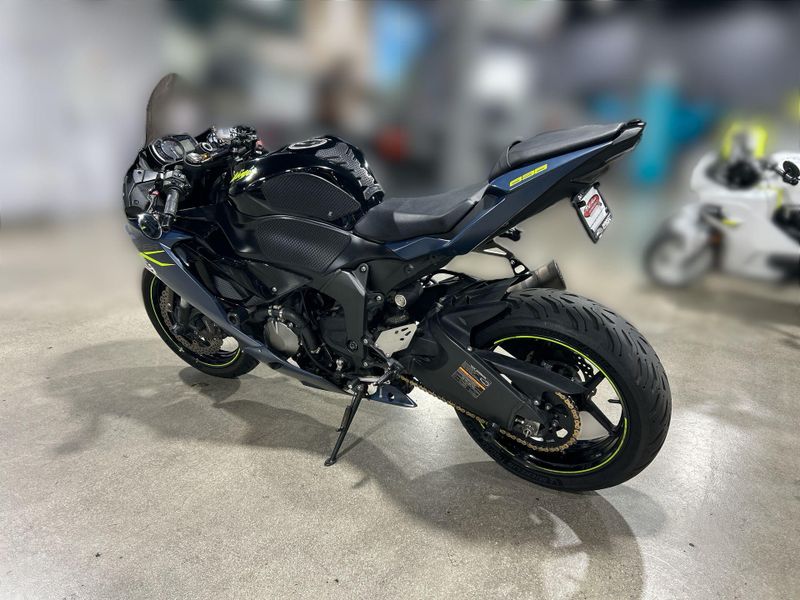 Used 2023 Kawasaki NINJA ZX-6R ABS Image 12