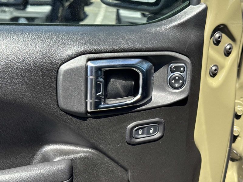 New 2026 Jeep Gladiator Sport S 4x4