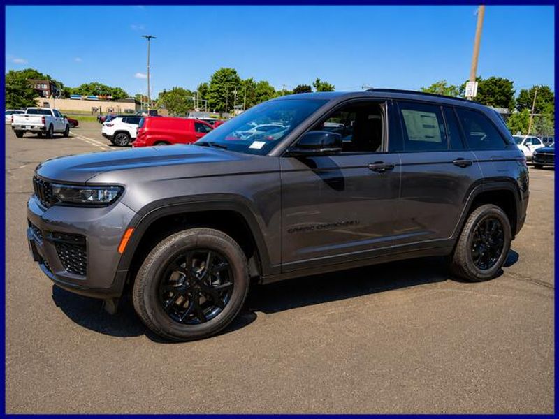 New 2026 Jeep Grand Cherokee Altitude