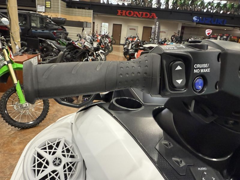 New 2025 Yamaha FX CRUISER SVHO W/AUDIO Image 10