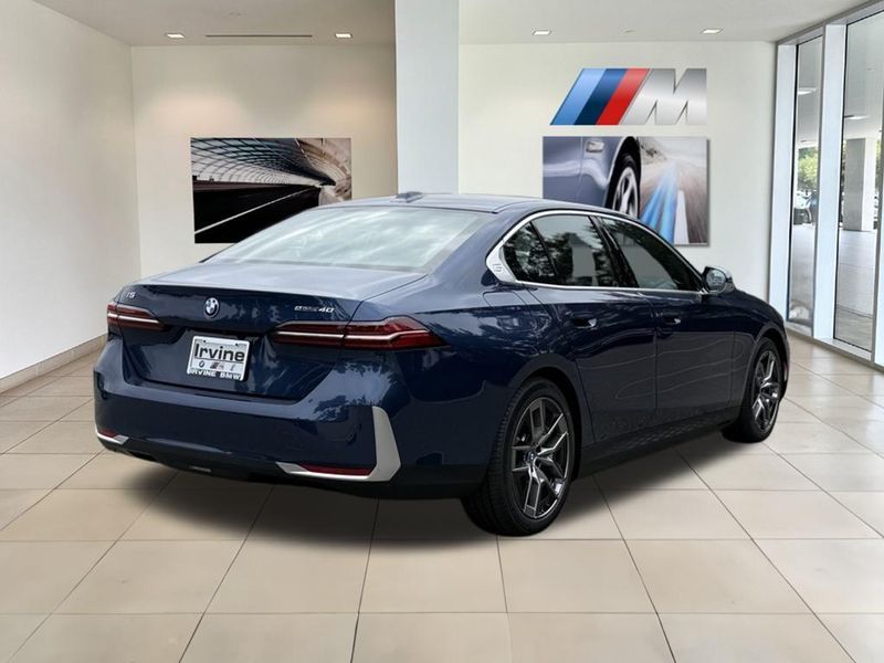 2025 BMW i5 eDrive40Image 6
