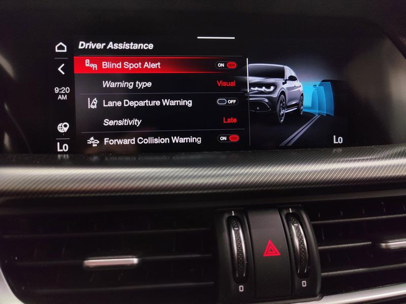 New 2025 Alfa Romeo Stelvio AwdImage 9