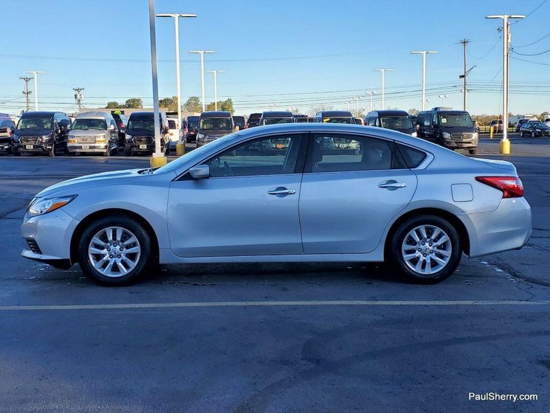 2016 Nissan Altima 2.5 SImage 8