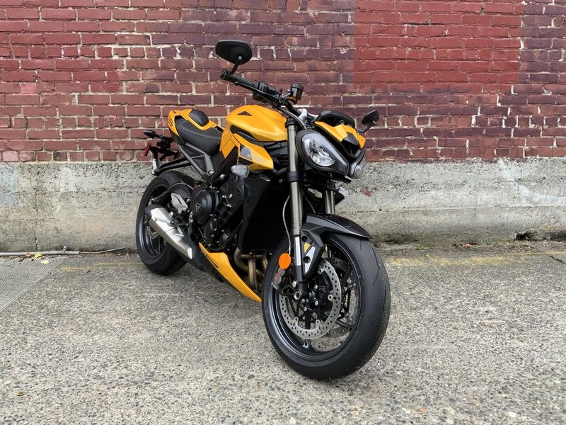 2025 Triumph Street Triple 765 RS