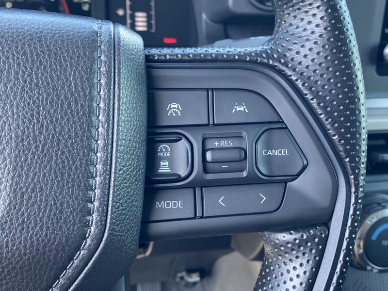 2025 Toyota Tacoma SR5Image 27