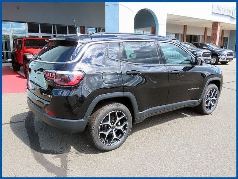 New 2025 Jeep Compass LimitedImage 7
