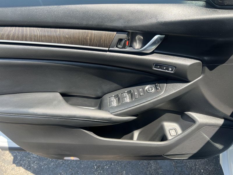 Used 2022 Honda Accord Hybrid EX-LImage 7
