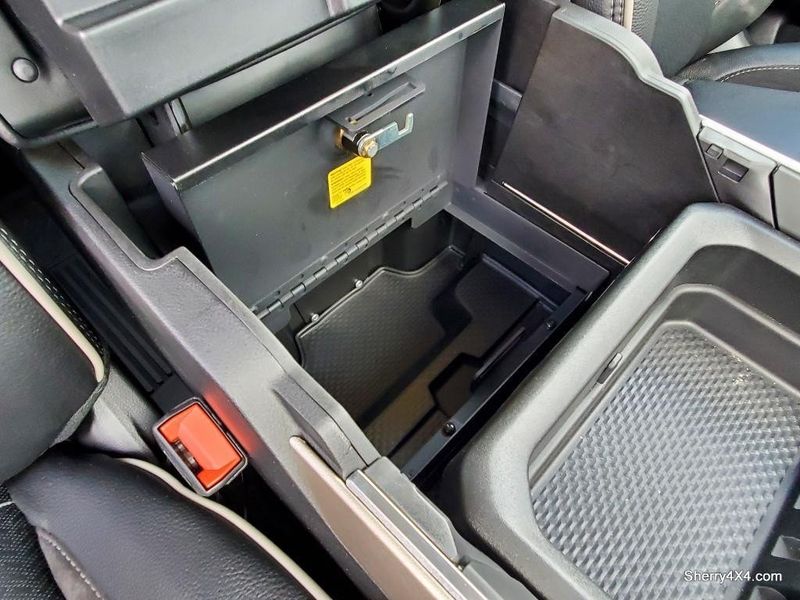2022 RAM 1500 Laramie Crew Cab 4x4 5