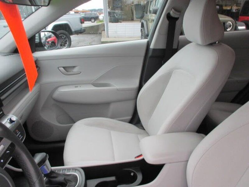Used 2024 Hyundai Kona SELImage 18