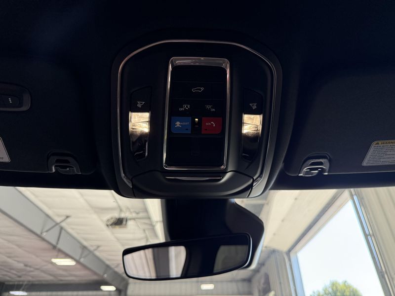 2027 Jeep Grand Wagoneer Long Wheelbase 4x4Image 24