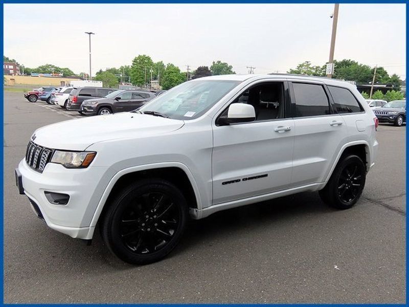 2021 Jeep Grand Cherokee Laredo XImage 1