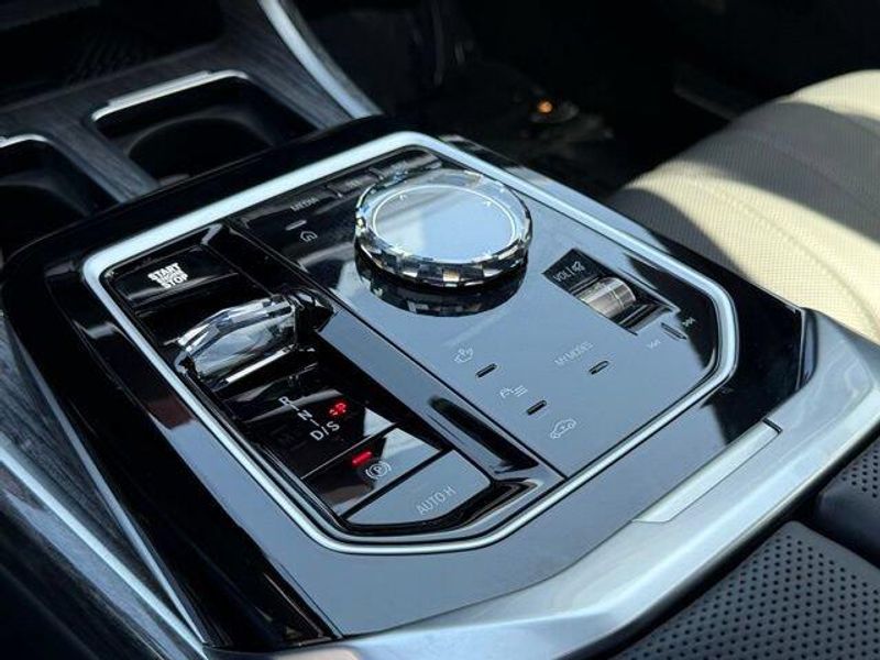 Used 2026 BMW 7 Series 750e xDriveImage 27