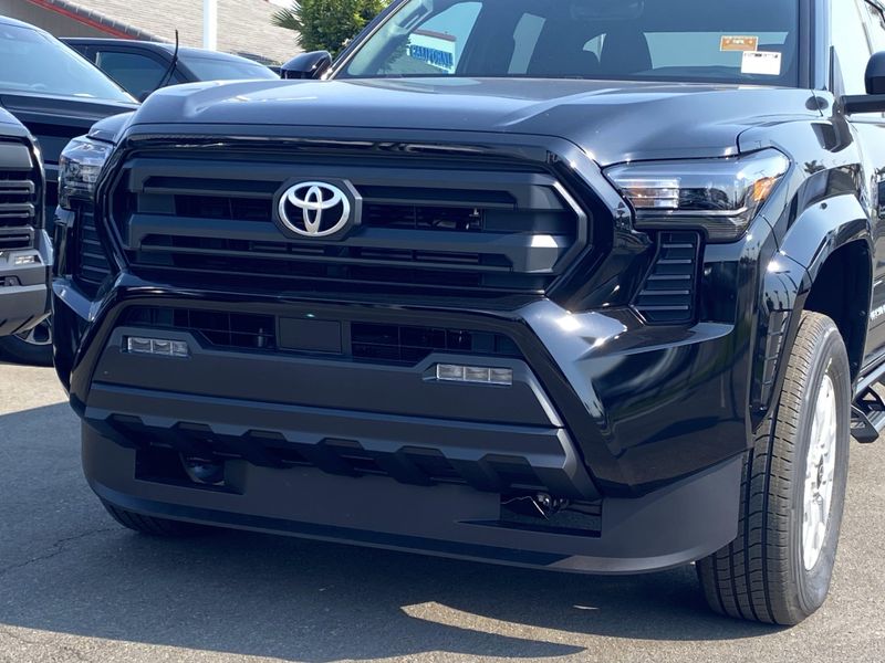 New 2025 Toyota Tacoma SR5Image 7