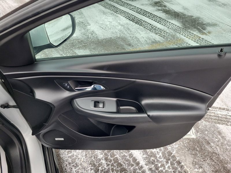 Used 2018 Chevrolet Volt PremierImage 17