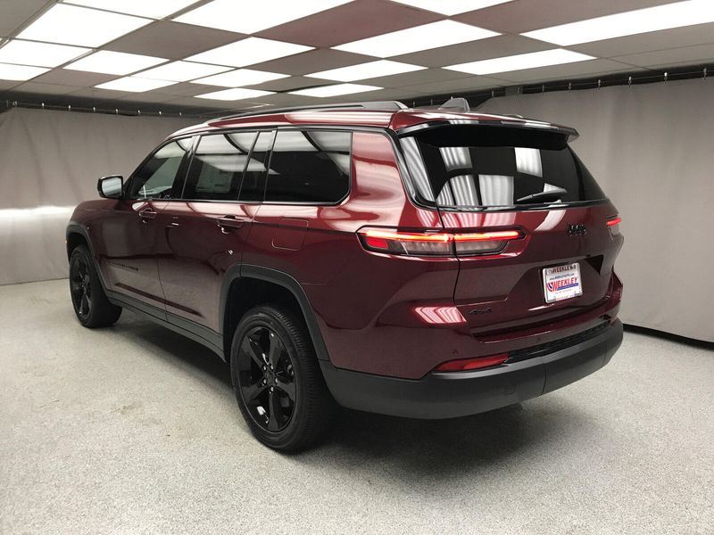 New 2025 Jeep Grand Cherokee L Altitude X 4x4Image 10