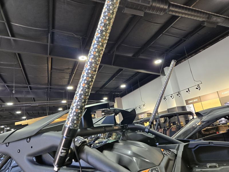 NEW 2026 CAN-AM MAVERICK R X RC WITH SMARTSHOX 999T DCT Image 33